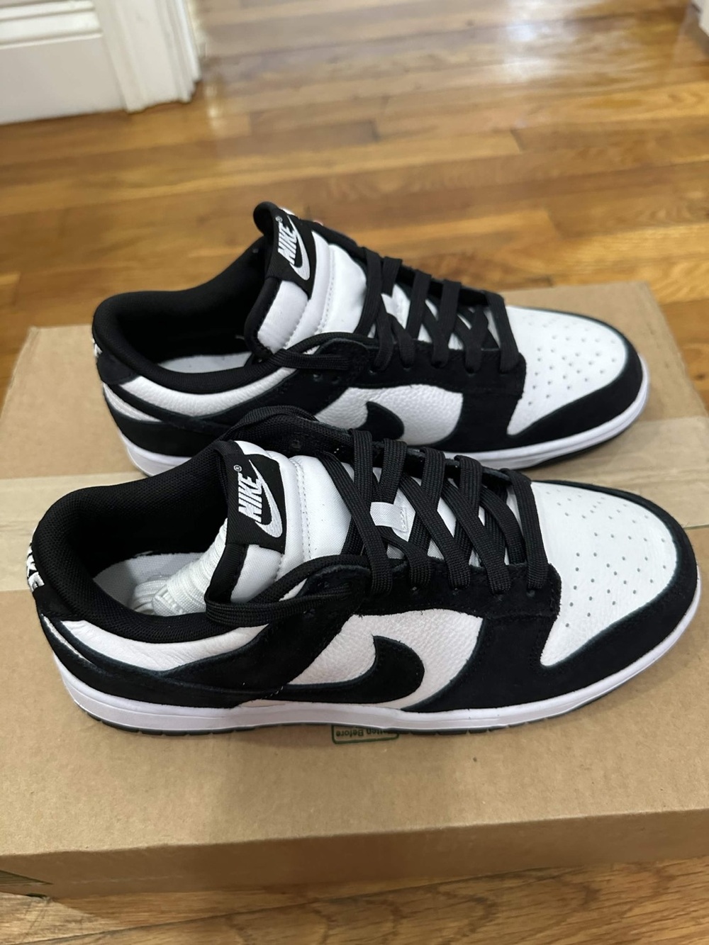 *Slightly Used* Nike Dunk Low Suede Men White Black (FQ8249-100) Size 8